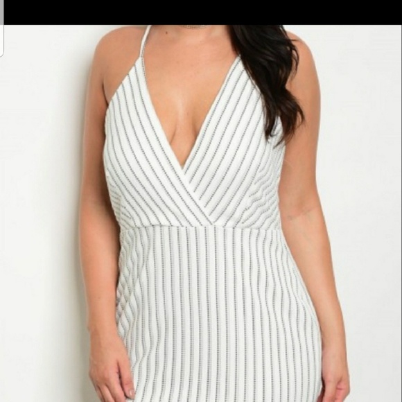 Plus size White black stripe body-con dress - Picture 2 of 3